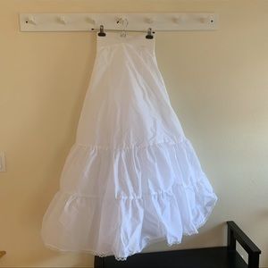 Size 4 White Bridal Petticoat Underskirt